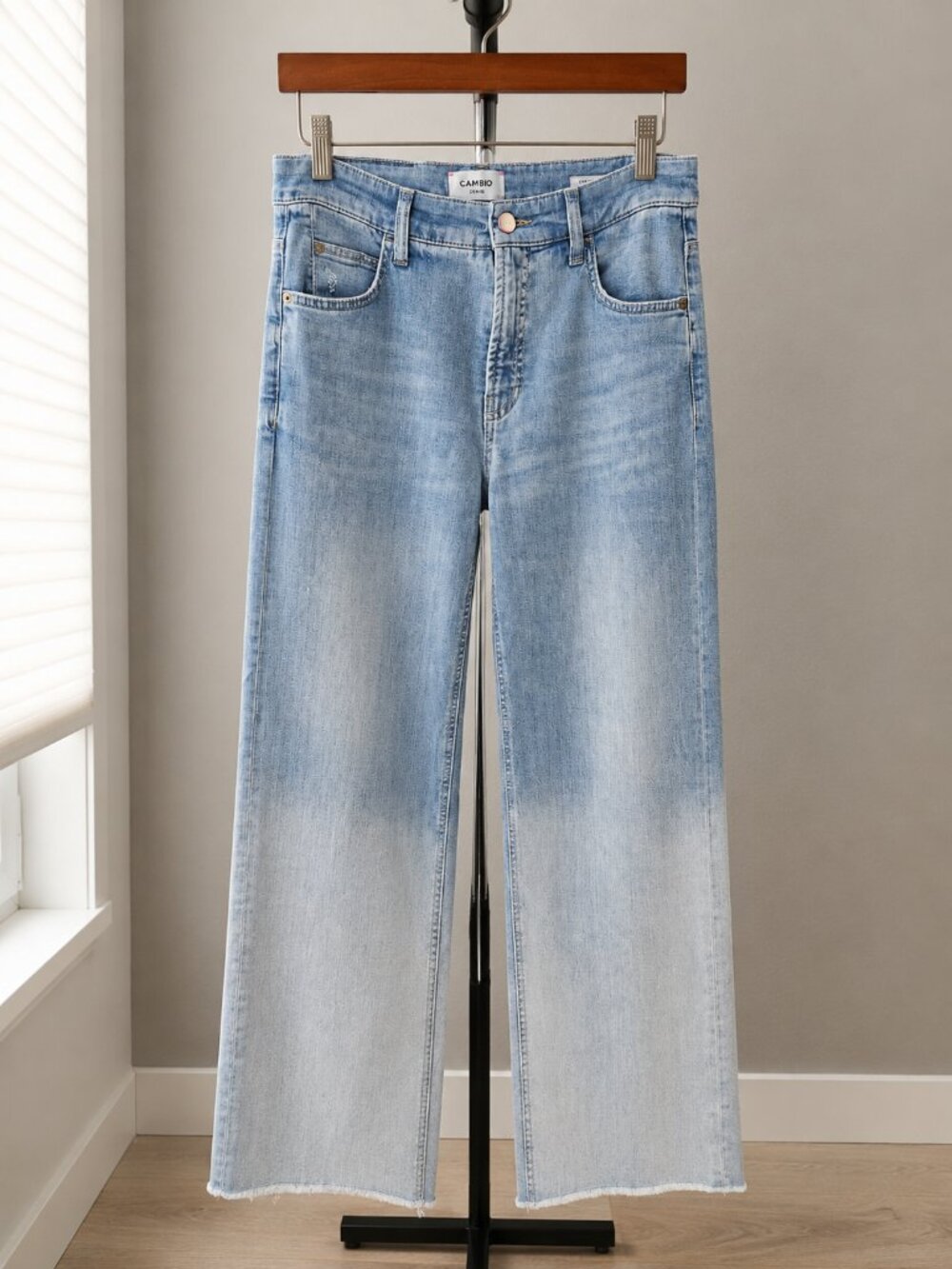CAMBIO Wide Leg Ombré Jeans | Italian Fabric | Size 27